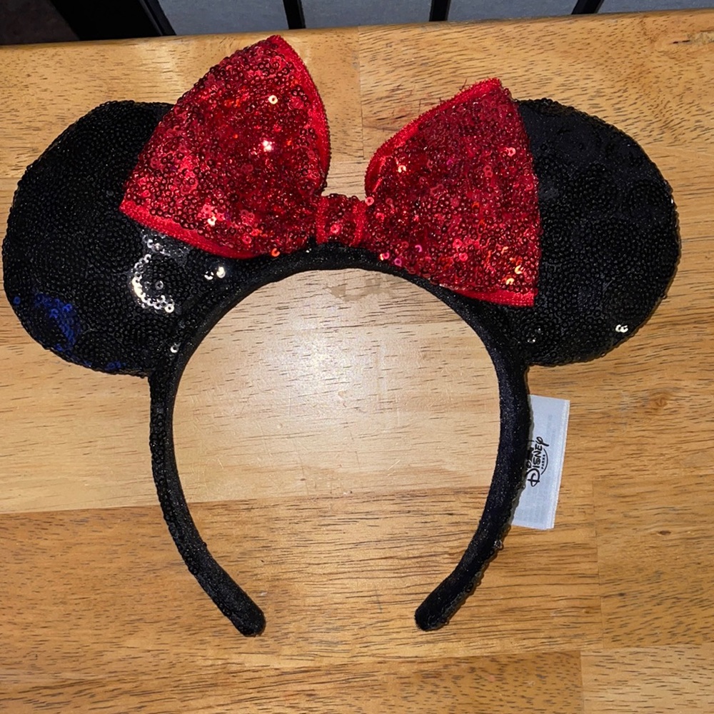 Original Disney-park Minnie Ears . Black and Red Sequin